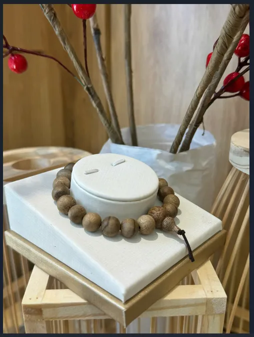 Pearl Bead Agarwood Bracelet – Natural Vietnamese Oud (10mm, Elegant &amp; Refined)